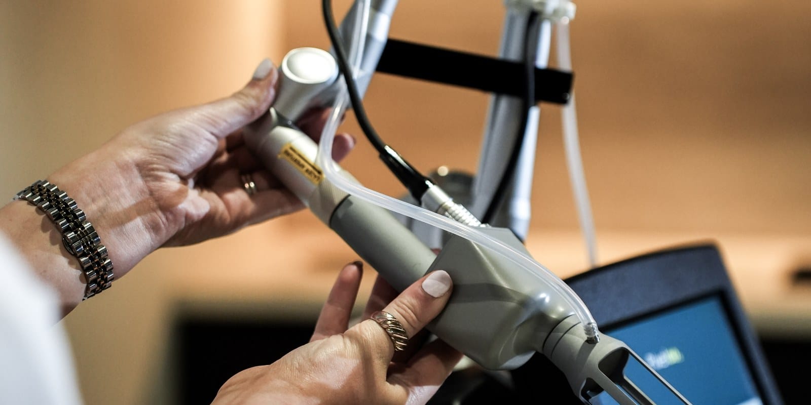 What an aesthetic laser really costs to run: consumables, applicators and service